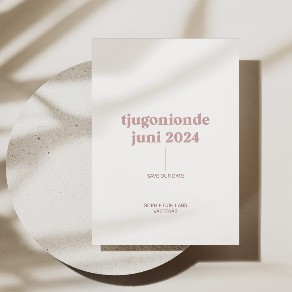 Save the date i en modern design med tydligt markerad text